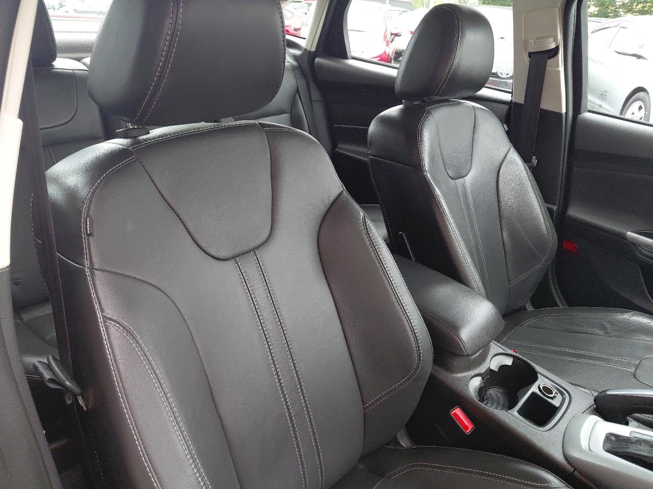 Ford Focus 4dr Sdn SE 2014