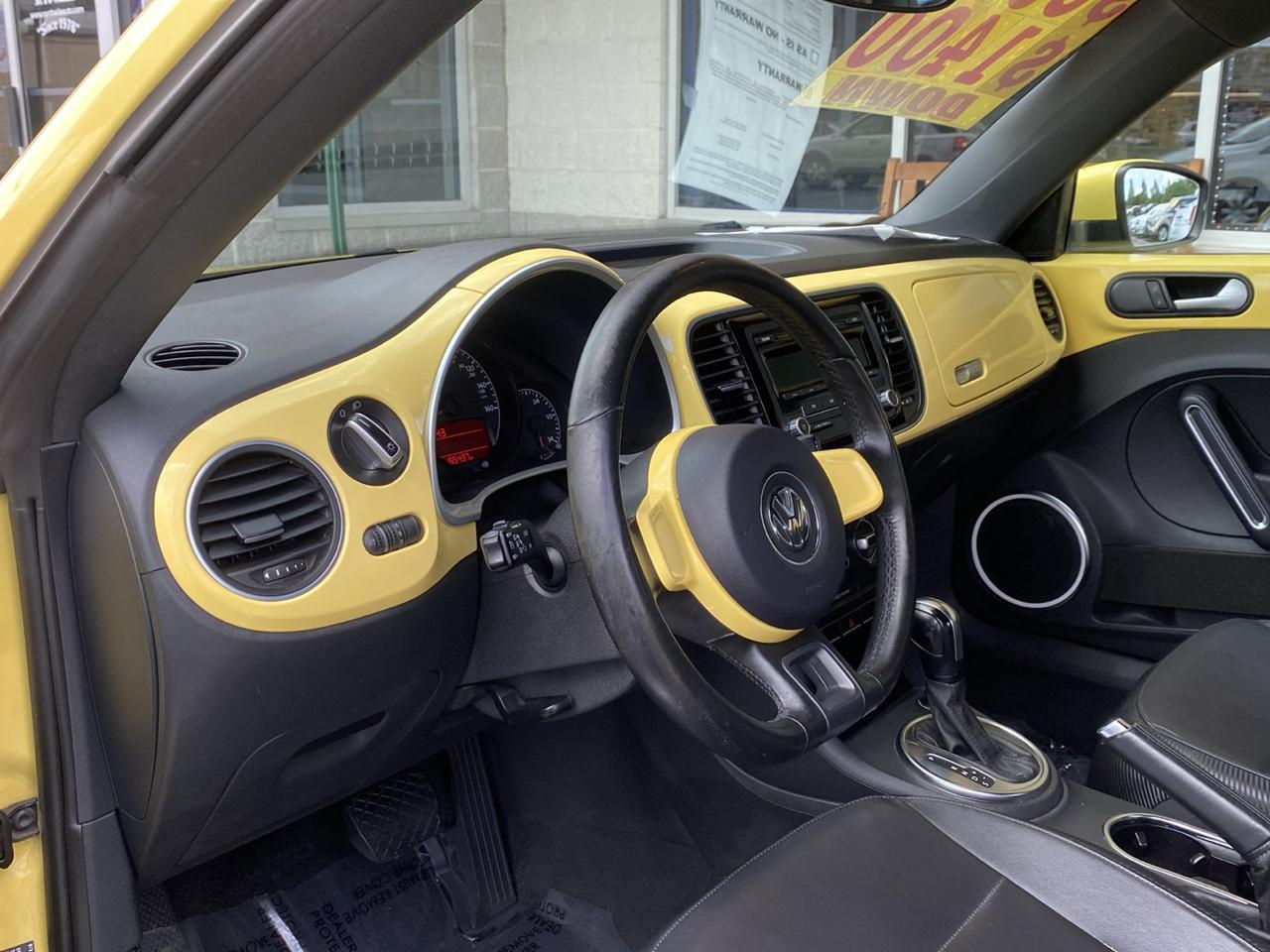 Volkswagen Beetle 2dr Cpe Auto 2.5L PZEV 2012