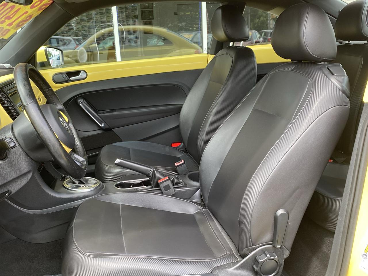 Volkswagen Beetle 2dr Cpe Auto 2.5L PZEV 2012