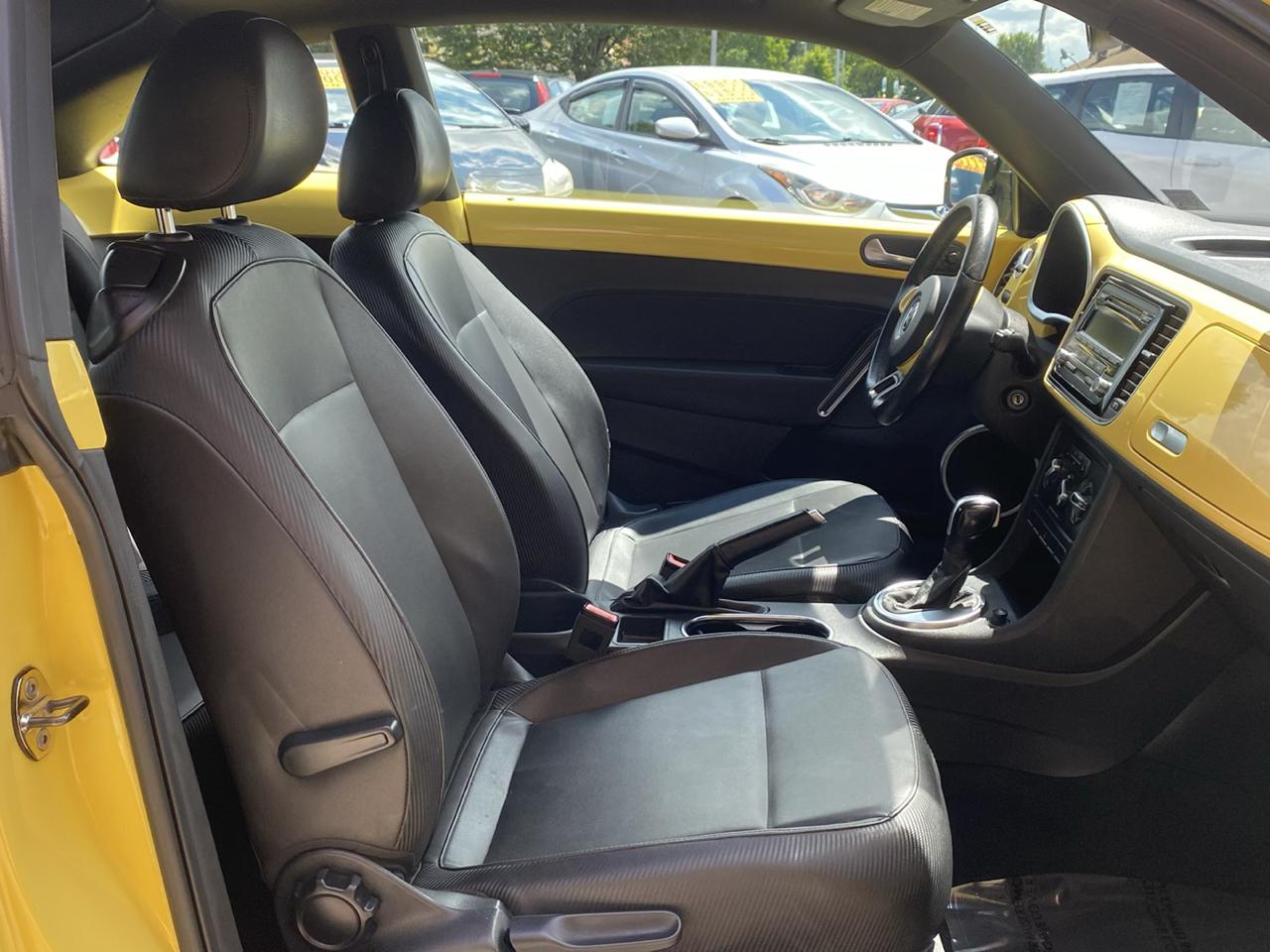 Volkswagen Beetle 2dr Cpe Auto 2.5L PZEV 2012
