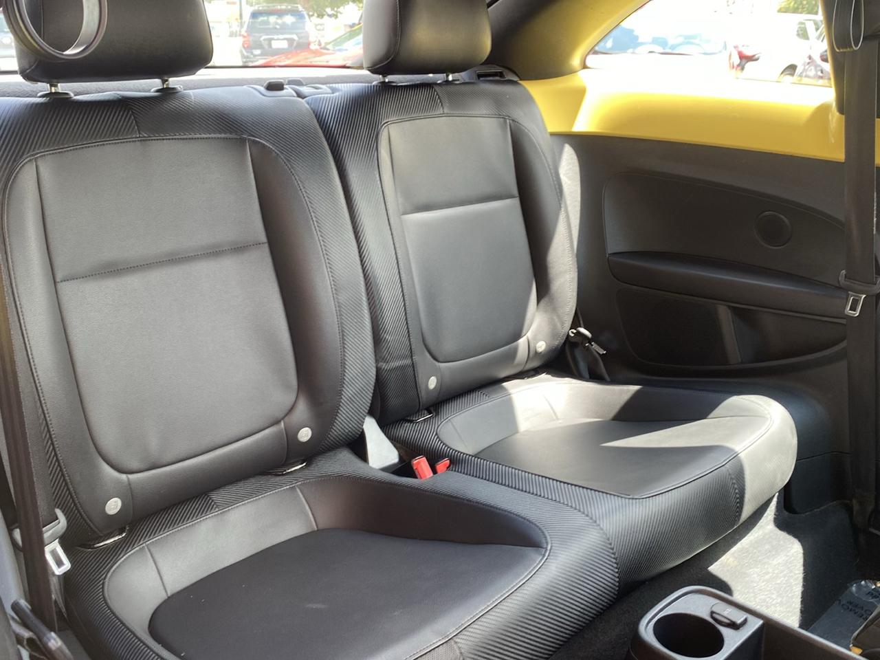 Volkswagen Beetle 2dr Cpe Auto 2.5L PZEV 2012