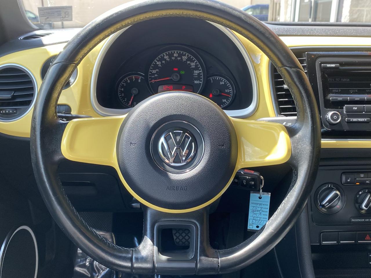 Volkswagen Beetle 2dr Cpe Auto 2.5L PZEV 2012