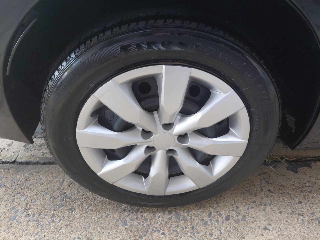 Toyota Corolla 4dr Sdn CVT LE Premium (Natl) 2014