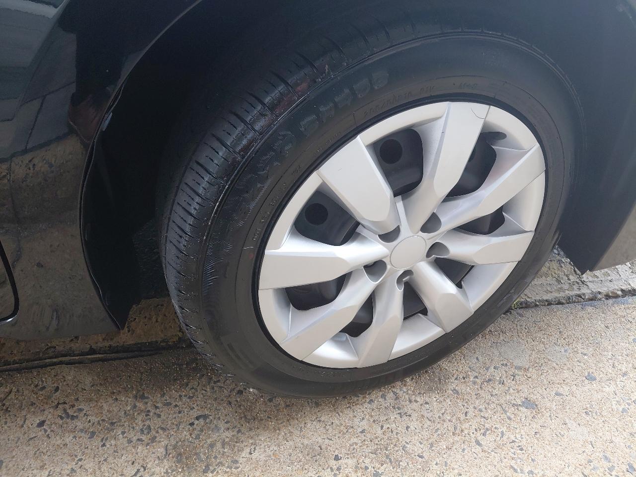 Toyota Corolla 4dr Sdn CVT LE Premium (Natl) 2014