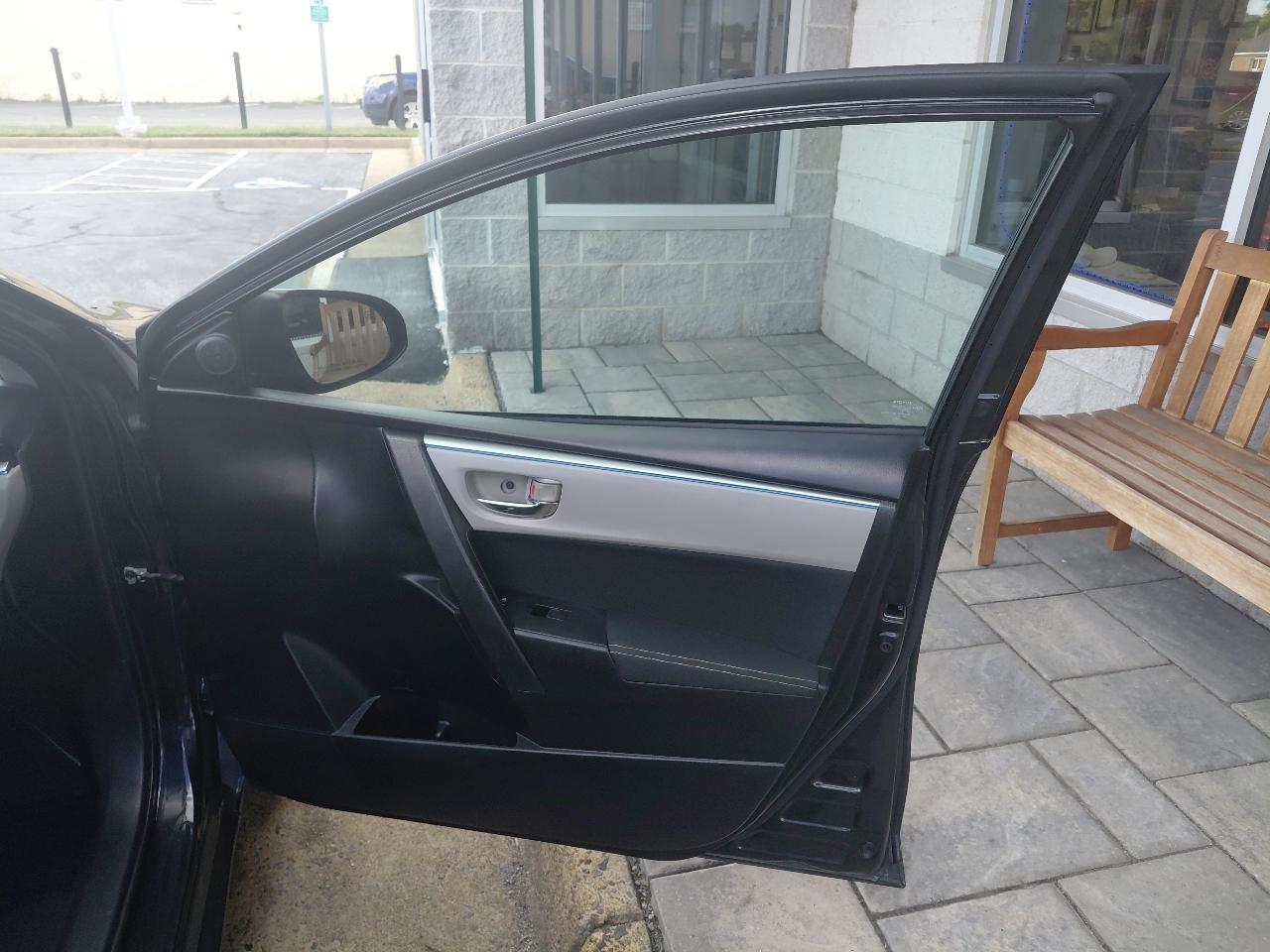 Toyota Corolla 4dr Sdn CVT LE Premium (Natl) 2014
