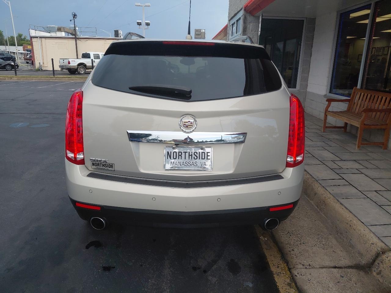 Cadillac SRX FWD 4dr Luxury Collection 2011