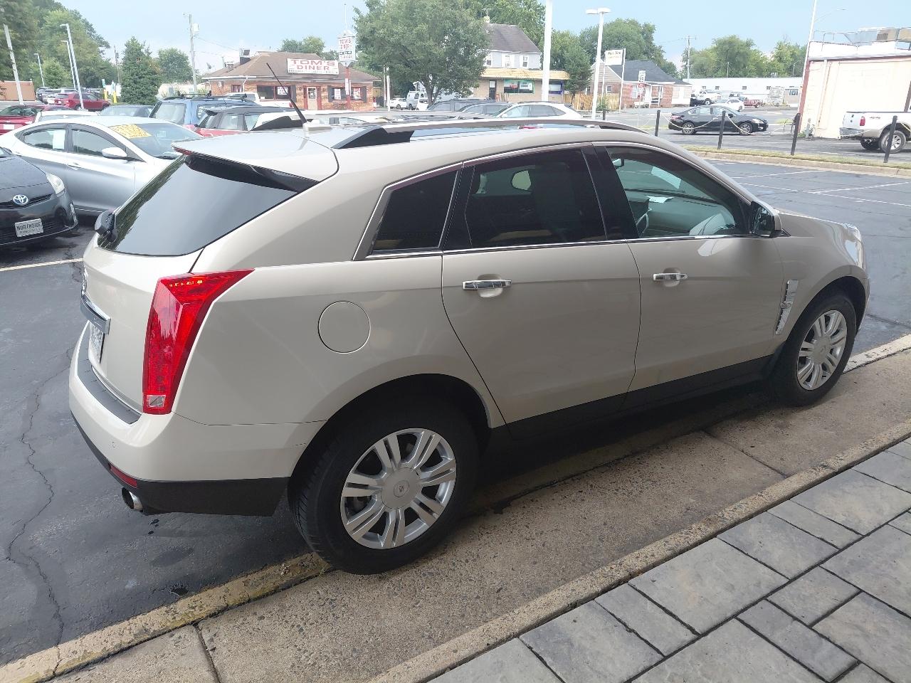 Cadillac SRX FWD 4dr Luxury Collection 2011