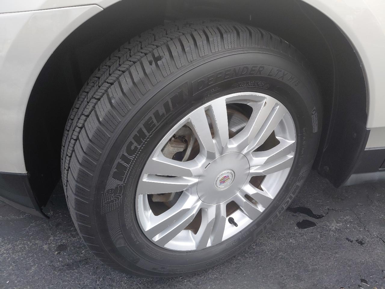 Cadillac SRX FWD 4dr Luxury Collection 2011