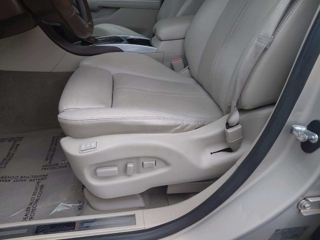 Cadillac SRX FWD 4dr Luxury Collection 2011