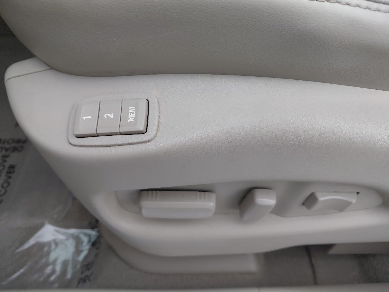 Cadillac SRX FWD 4dr Luxury Collection 2011