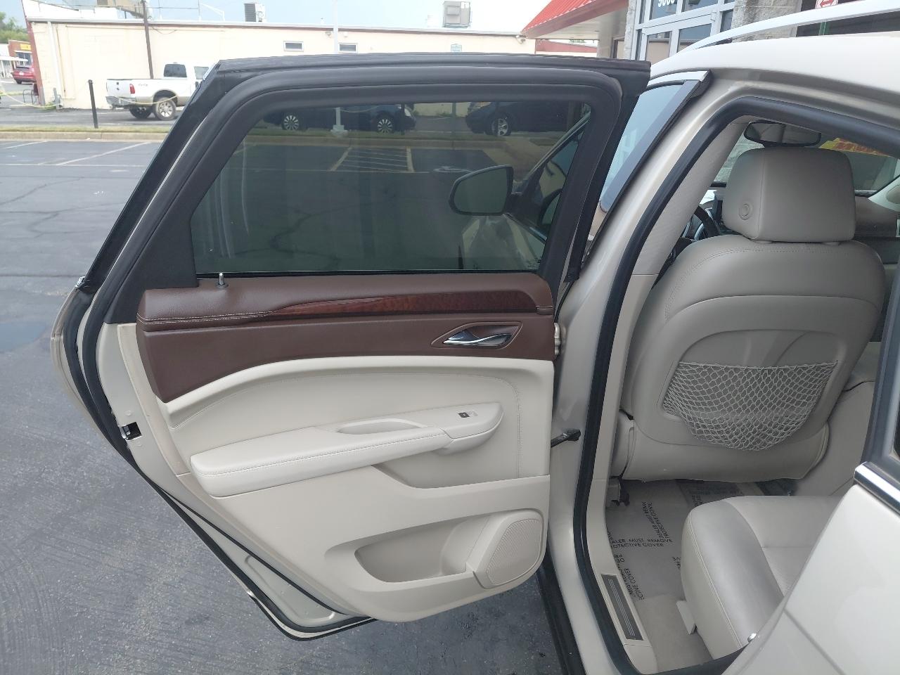 Cadillac SRX FWD 4dr Luxury Collection 2011