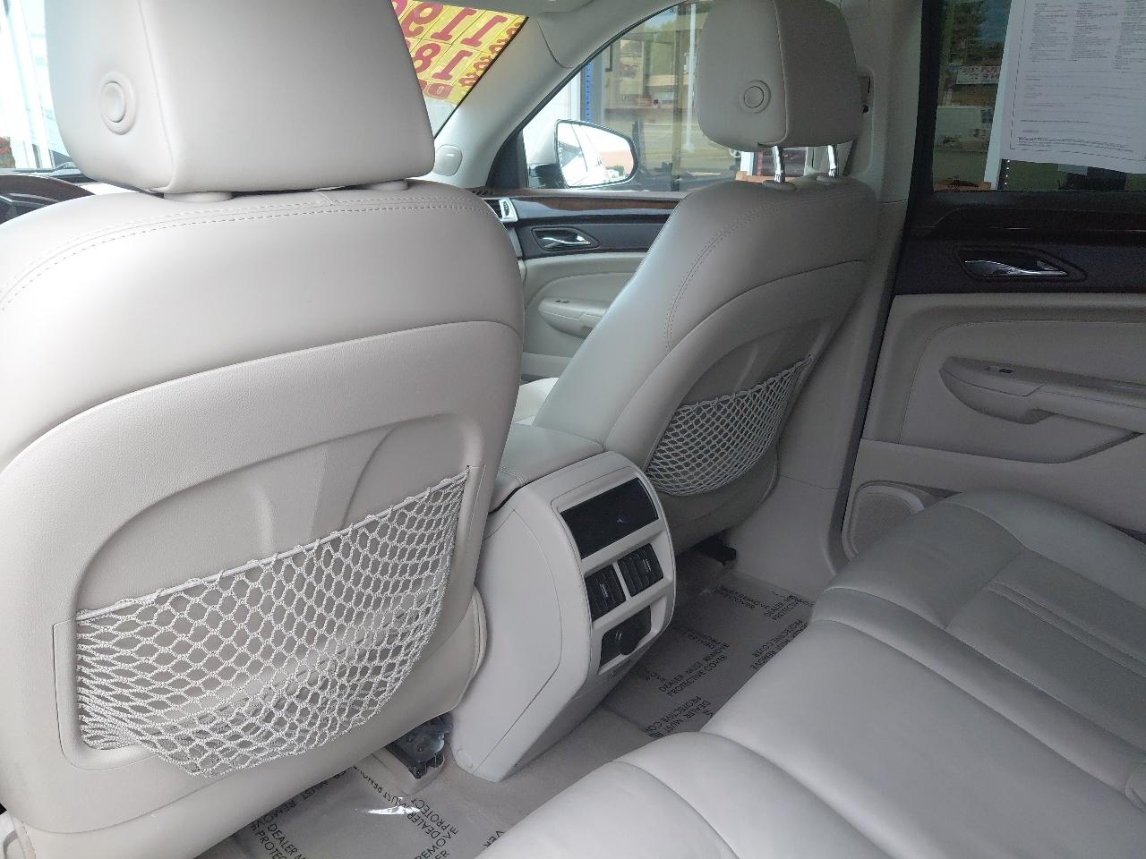Cadillac SRX FWD 4dr Luxury Collection 2011
