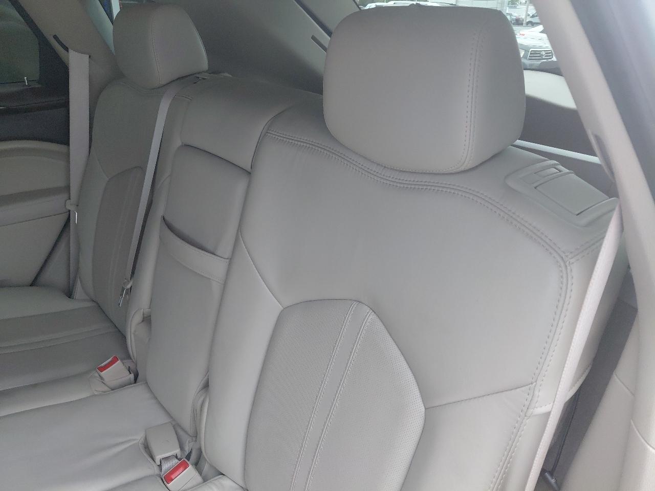 Cadillac SRX FWD 4dr Luxury Collection 2011