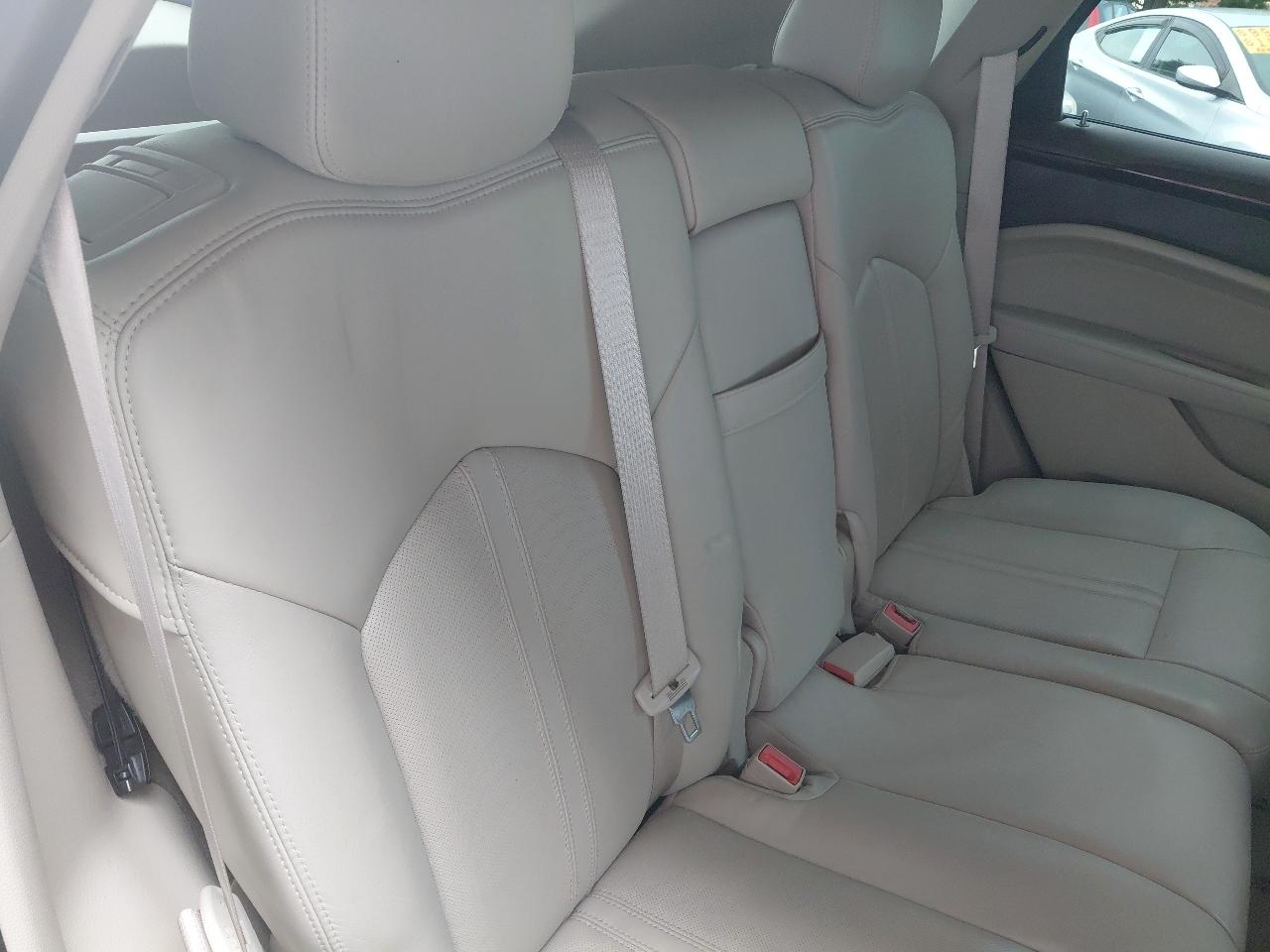 Cadillac SRX FWD 4dr Luxury Collection 2011