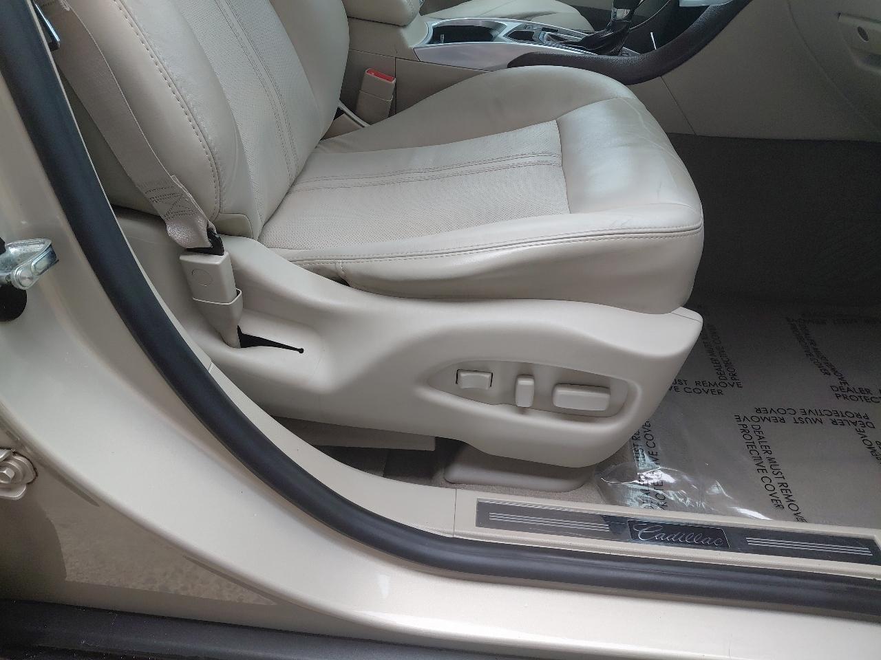 Cadillac SRX FWD 4dr Luxury Collection 2011