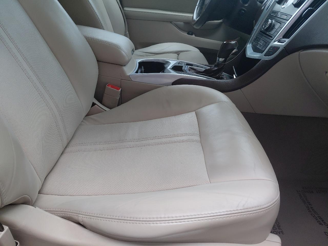 Cadillac SRX FWD 4dr Luxury Collection 2011