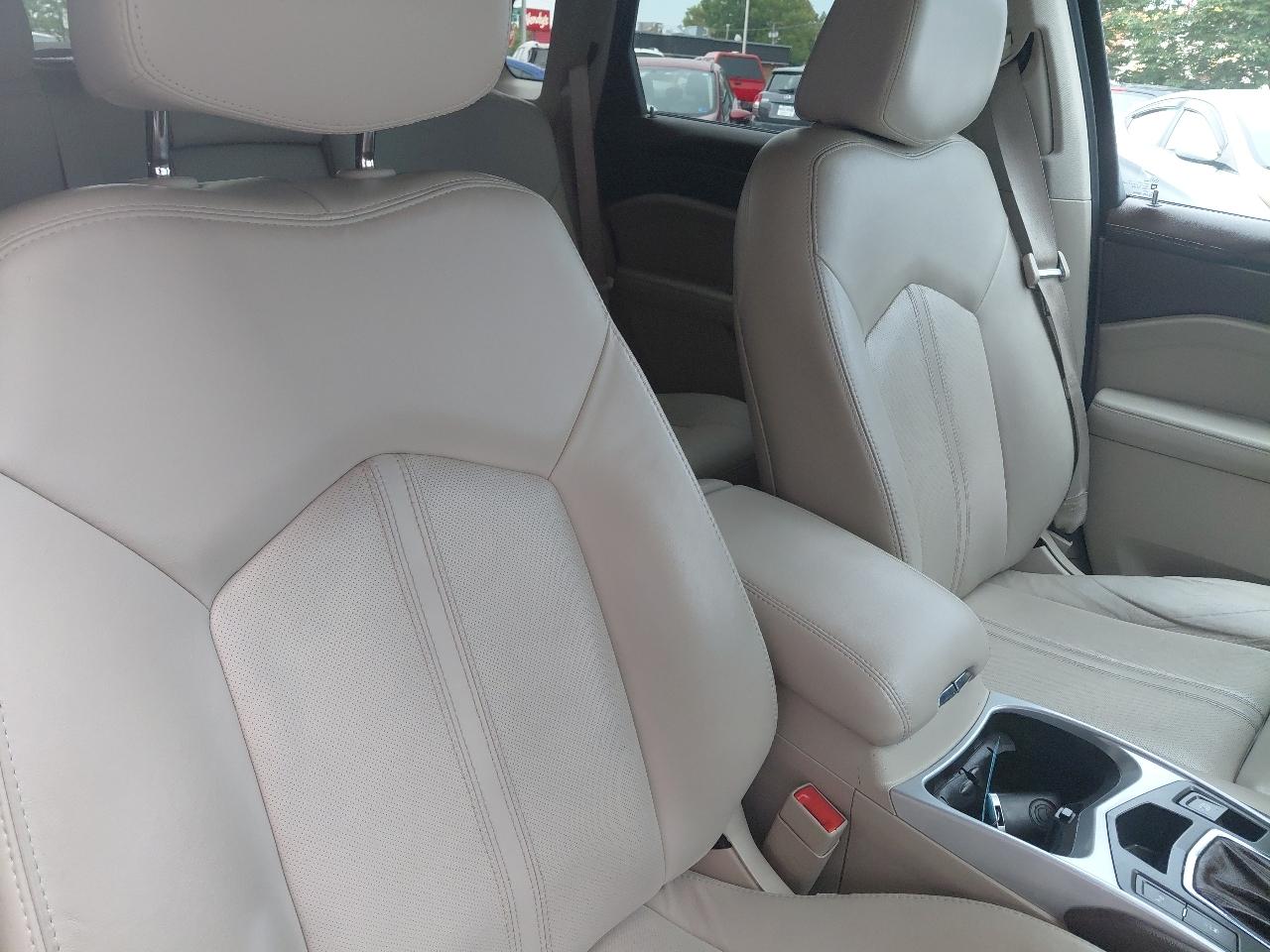 Cadillac SRX FWD 4dr Luxury Collection 2011