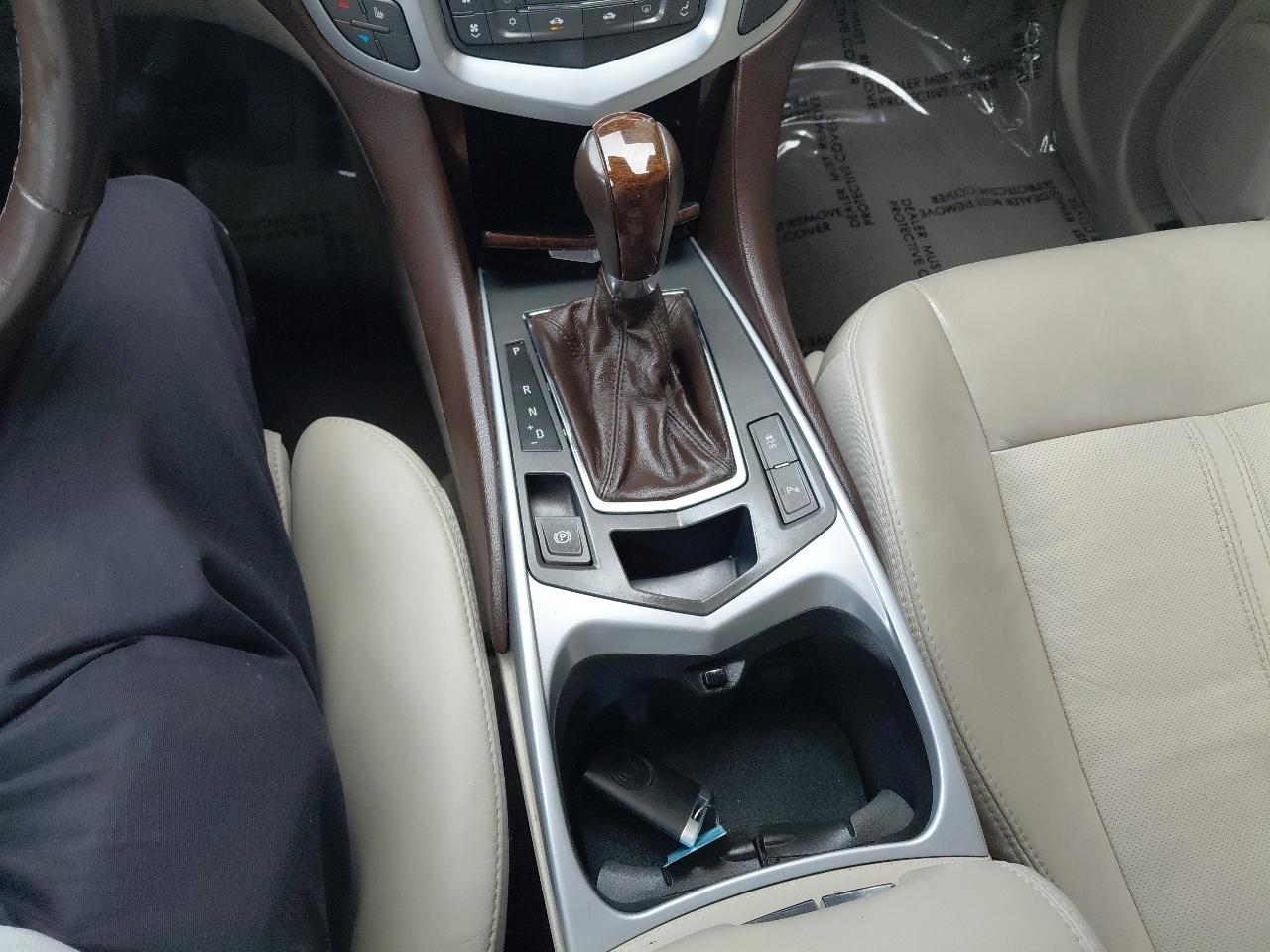 Cadillac SRX FWD 4dr Luxury Collection 2011