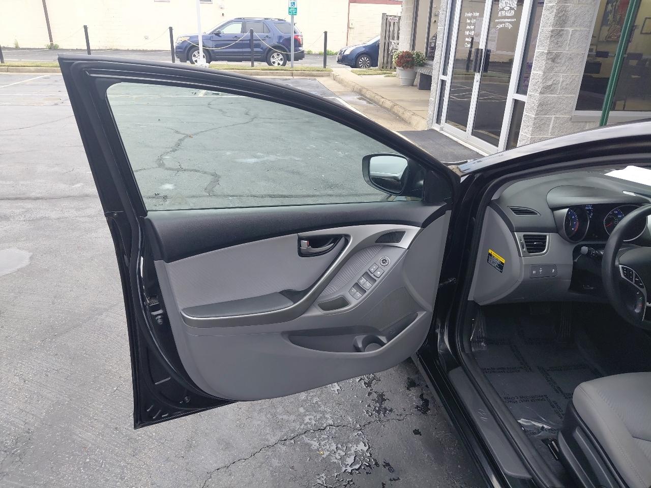 Hyundai Elantra 4dr Sdn Auto GLS PZEV (Ulsan Plant) 2012