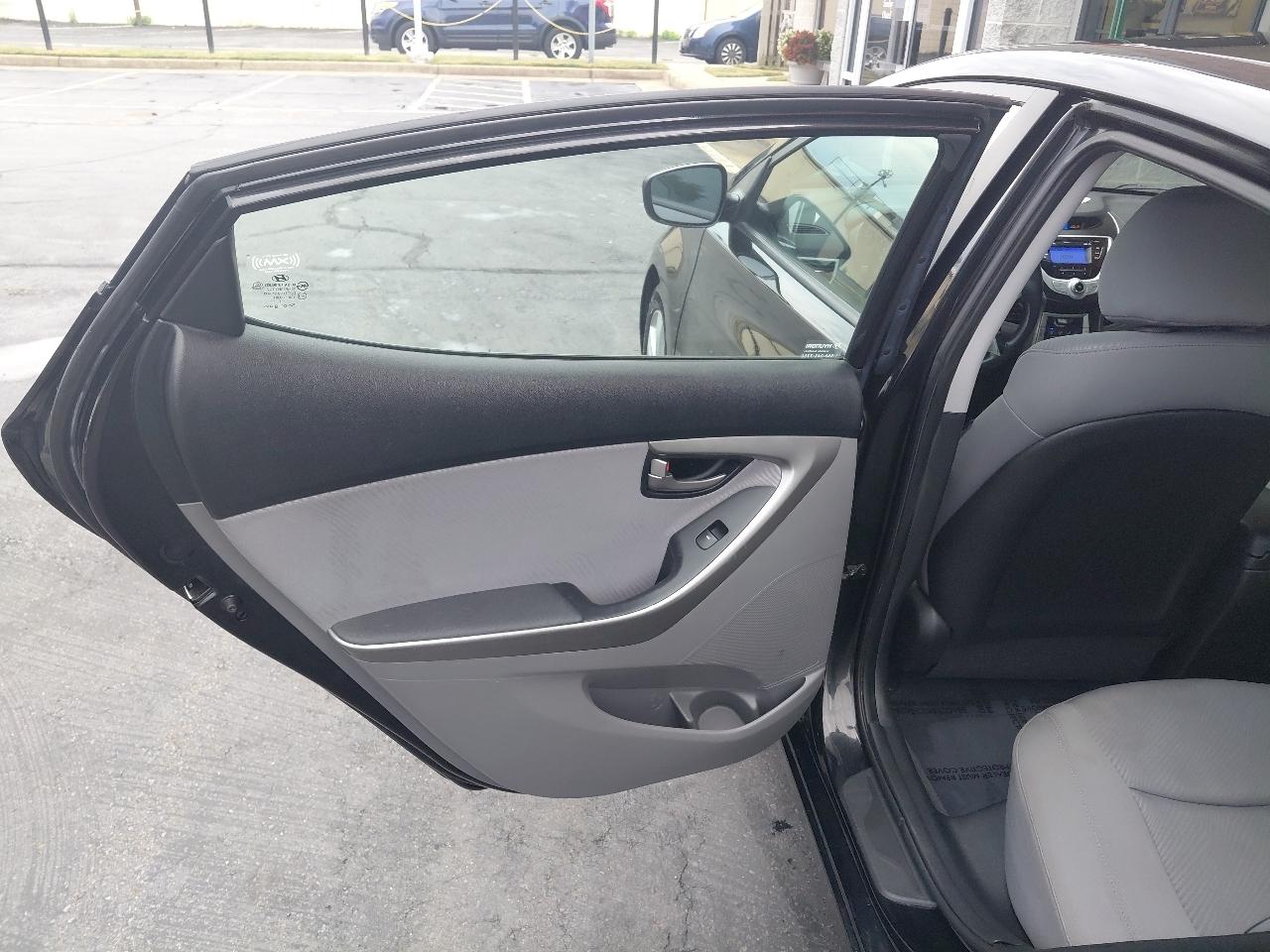 Hyundai Elantra 4dr Sdn Auto GLS PZEV (Ulsan Plant) 2012