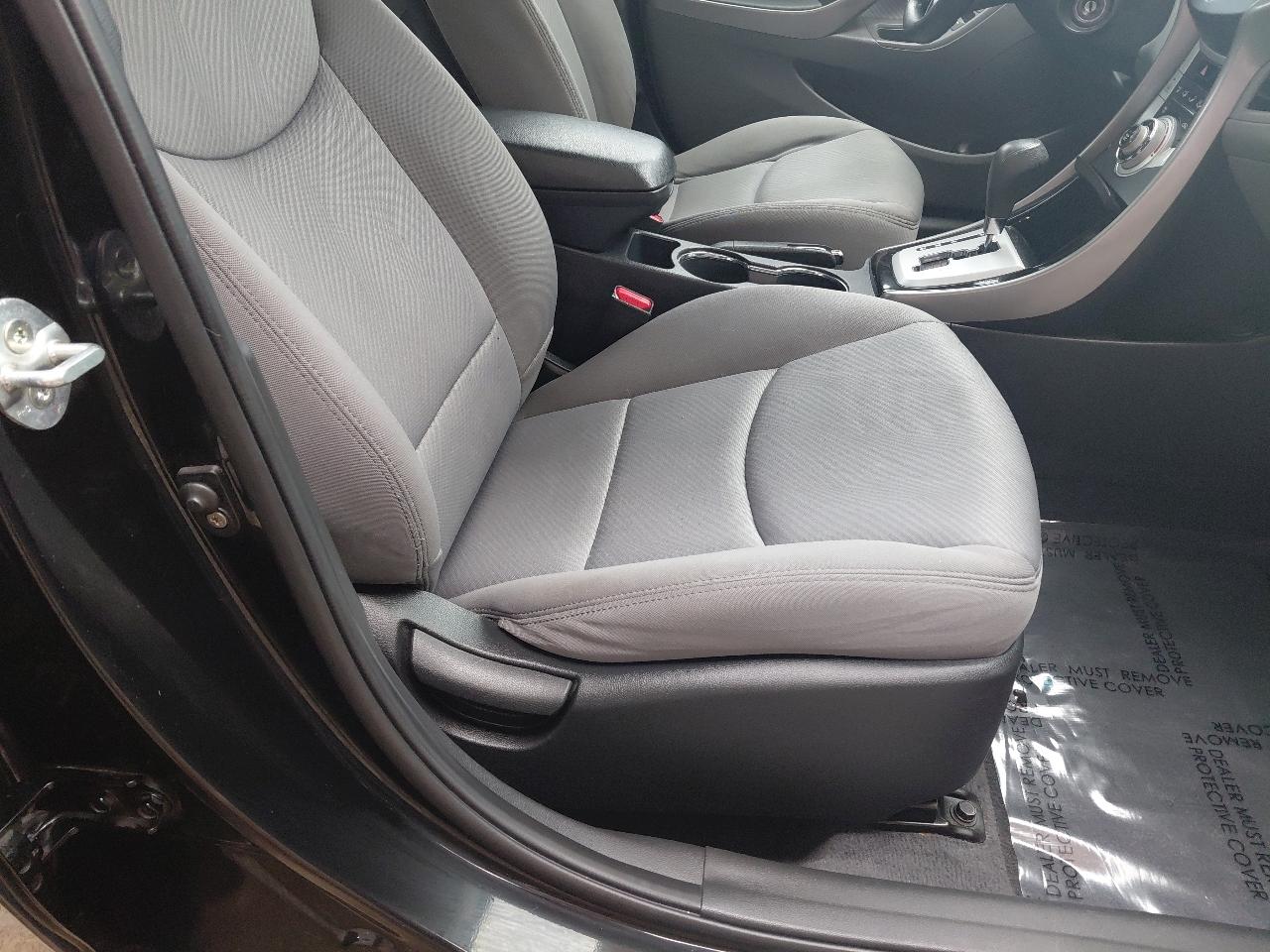 Hyundai Elantra 4dr Sdn Auto GLS PZEV (Ulsan Plant) 2012