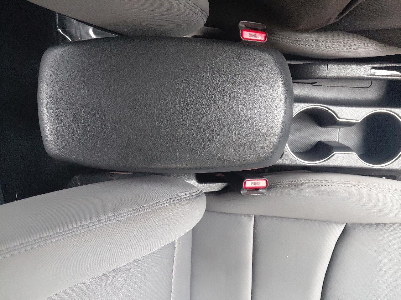 Hyundai Elantra 4dr Sdn Auto GLS PZEV (Ulsan Plant) 2012