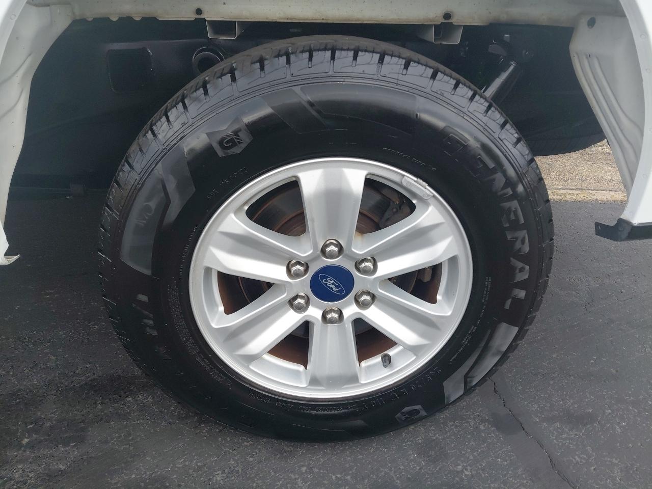 Ford F-150 Lariat 2WD SuperCab 8' Box 2017