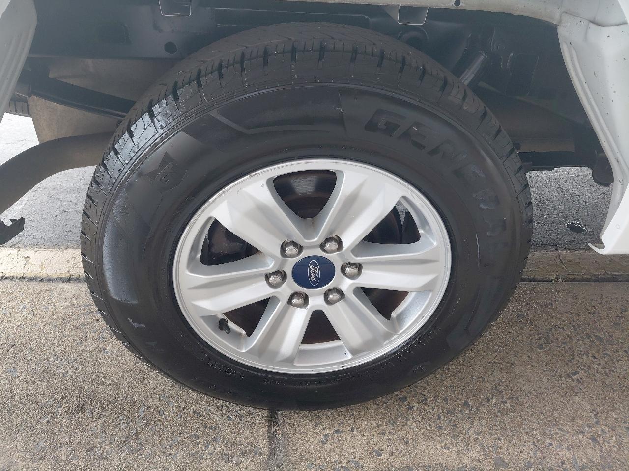 Ford F-150 Lariat 2WD SuperCab 8' Box 2017
