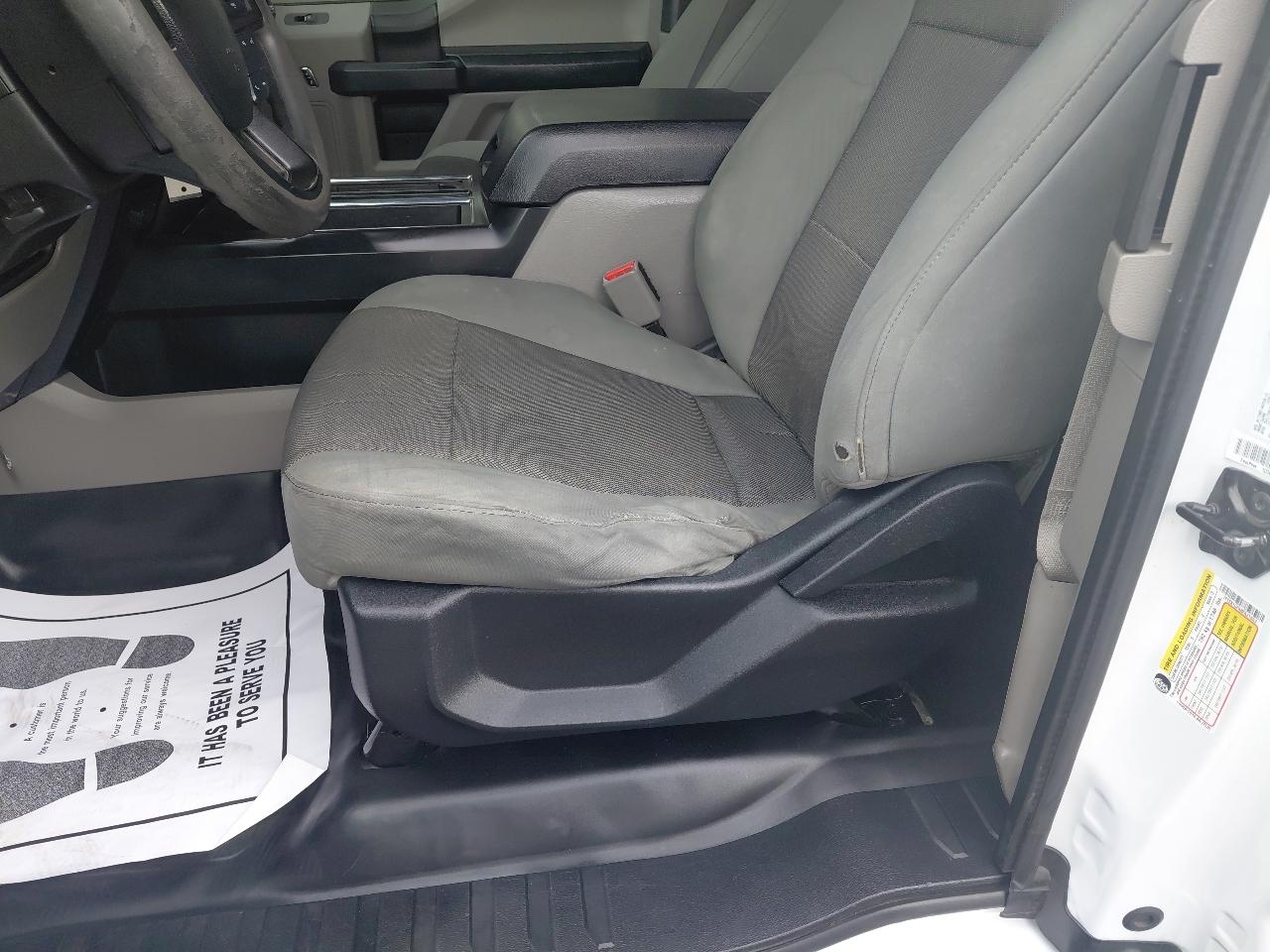 Ford F-150 Lariat 2WD SuperCab 8' Box 2017