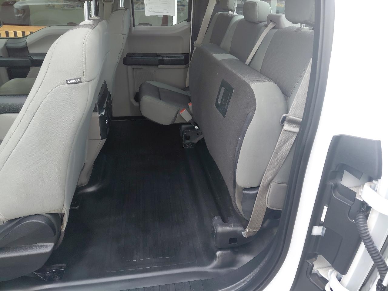Ford F-150 Lariat 2WD SuperCab 8' Box 2017