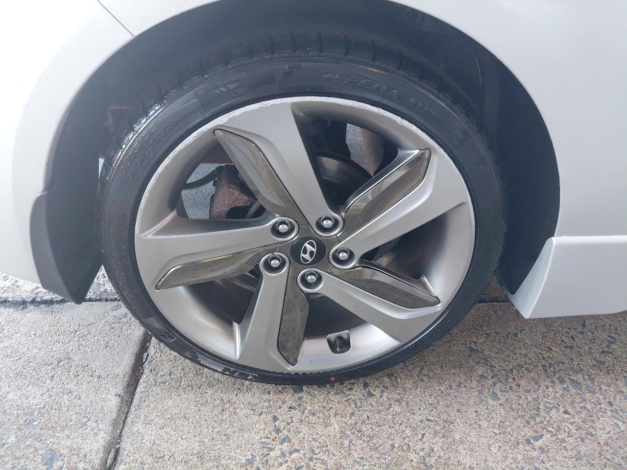 Hyundai Veloster 3dr Cpe Auto Turbo w/Black Int 2013