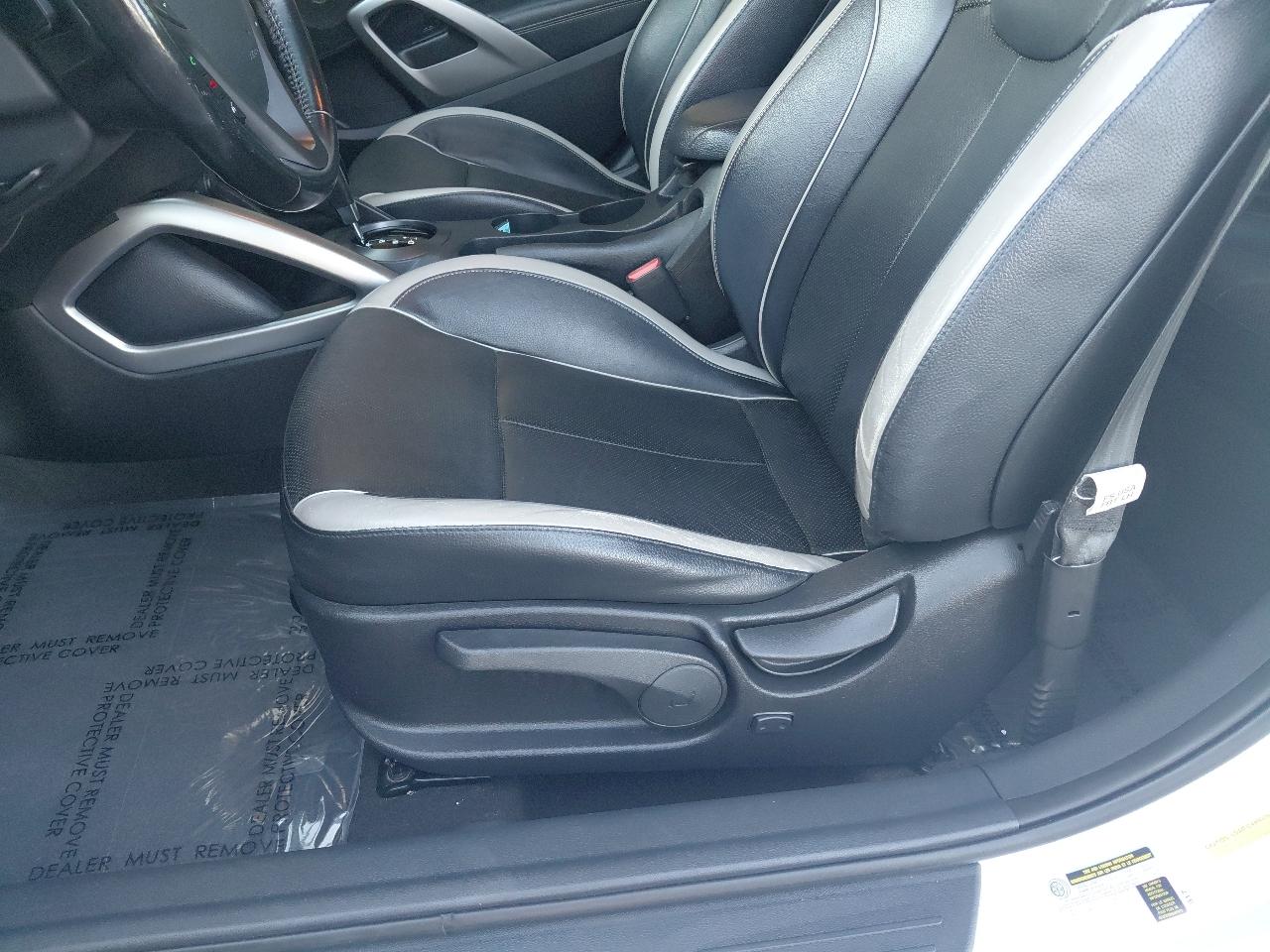 Hyundai Veloster 3dr Cpe Auto Turbo w/Black Int 2013