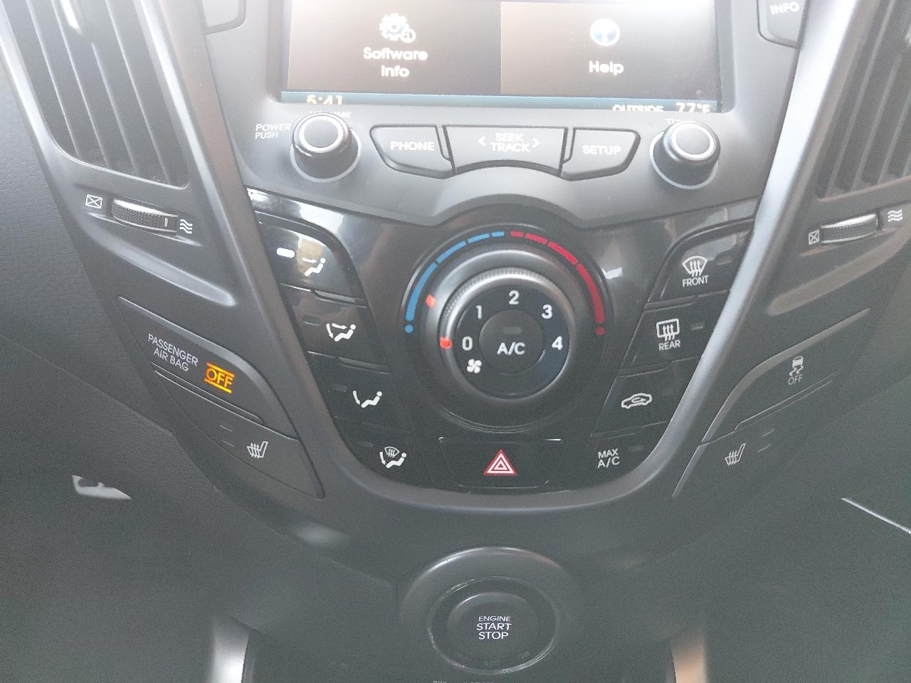 Hyundai Veloster 3dr Cpe Auto Turbo w/Black Int 2013