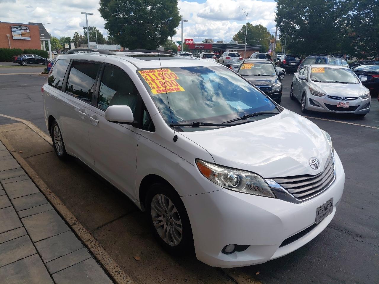Toyota Sienna 5dr 7-Pass Van V6 XLE AAS FWD (Natl) 2014