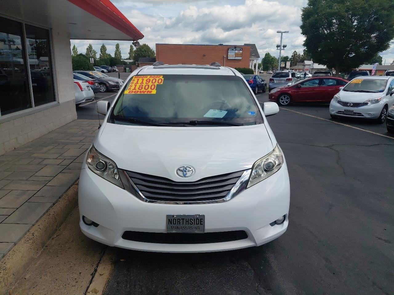 Toyota Sienna 5dr 7-Pass Van V6 XLE AAS FWD (Natl) 2014