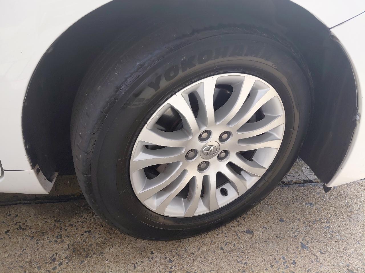 Toyota Sienna 5dr 7-Pass Van V6 XLE AAS FWD (Natl) 2014