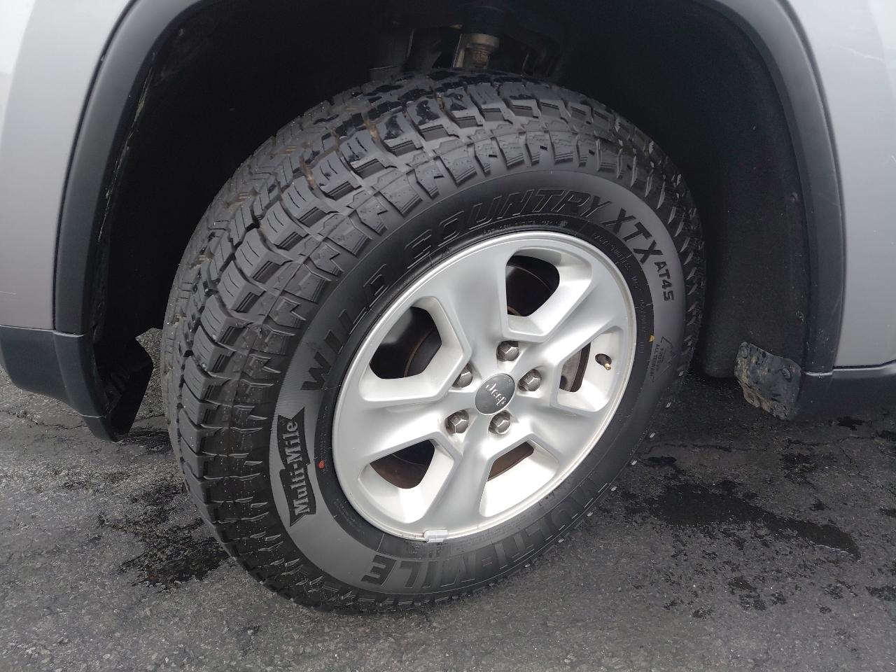 Jeep Grand Cherokee 4WD 4dr Laredo 2016