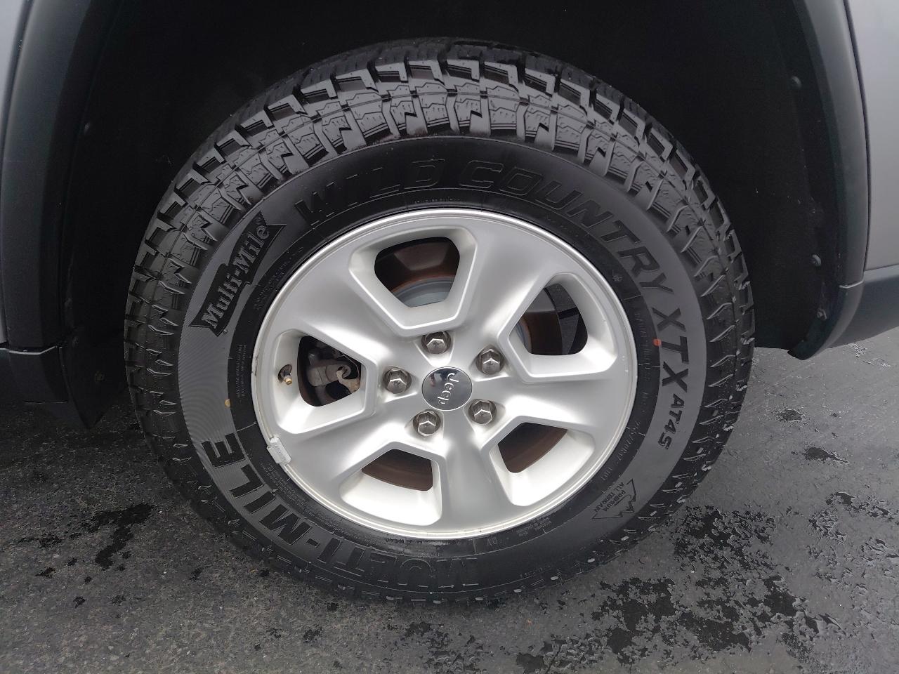 Jeep Grand Cherokee 4WD 4dr Laredo 2016