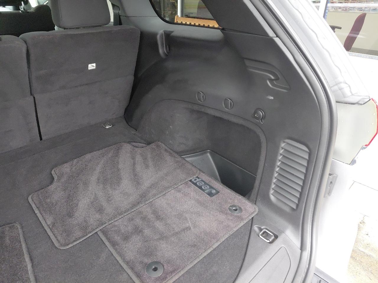 Jeep Grand Cherokee 4WD 4dr Laredo 2016