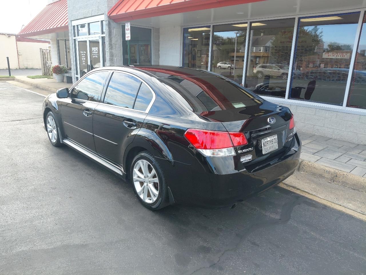 Subaru Legacy 4dr Sdn H4 Auto 2.5i Premium 2013