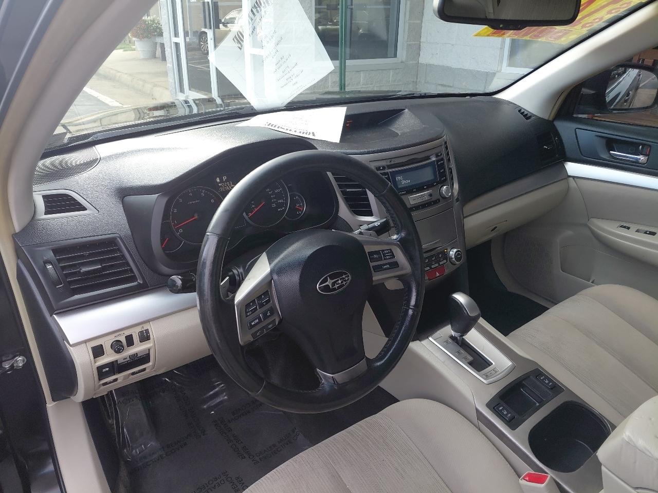 Subaru Legacy 4dr Sdn H4 Auto 2.5i Premium 2013