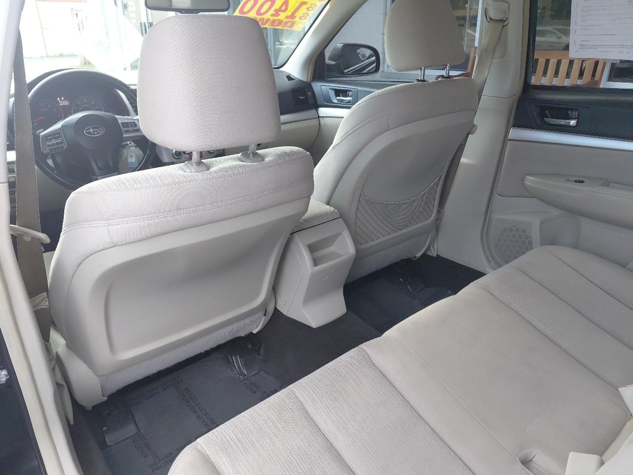 Subaru Legacy 4dr Sdn H4 Auto 2.5i Premium 2013