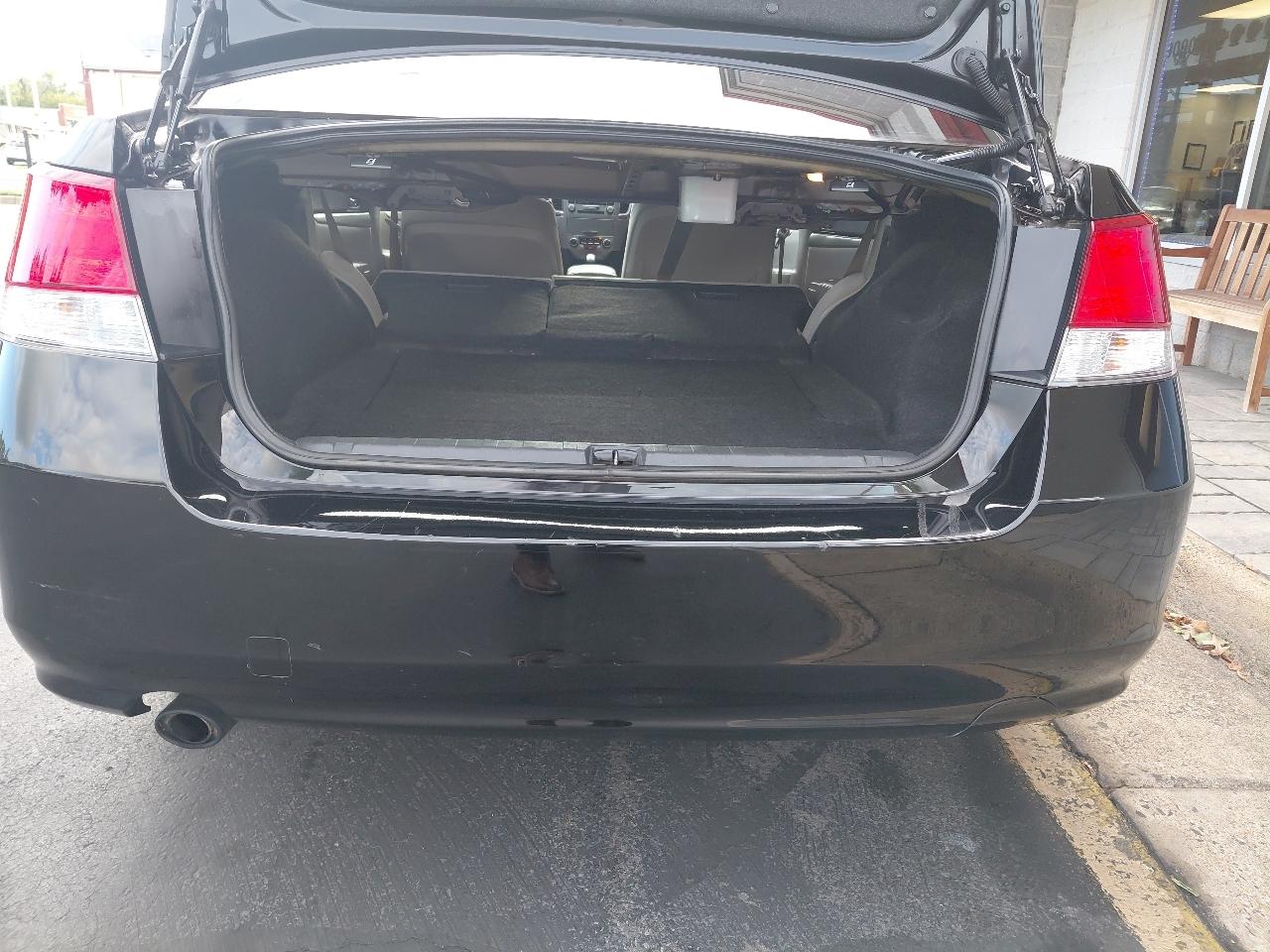 Subaru Legacy 4dr Sdn H4 Auto 2.5i Premium 2013