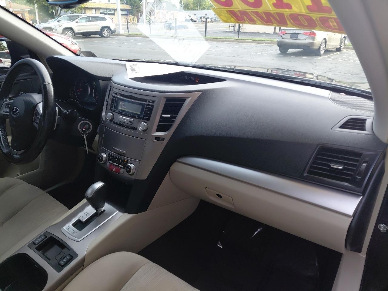 Subaru Legacy 4dr Sdn H4 Auto 2.5i Premium 2013