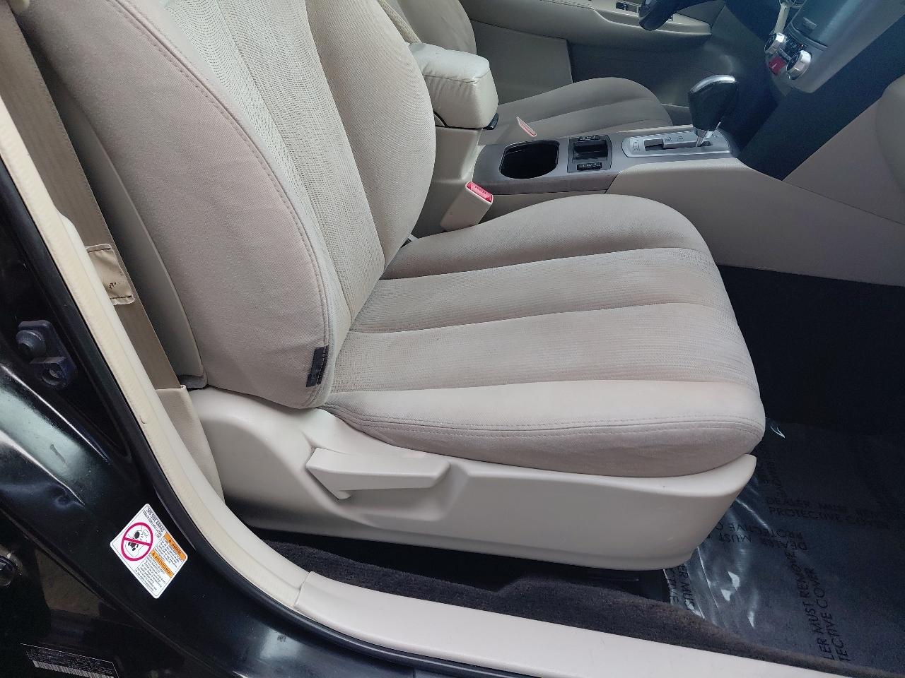 Subaru Legacy 4dr Sdn H4 Auto 2.5i Premium 2013