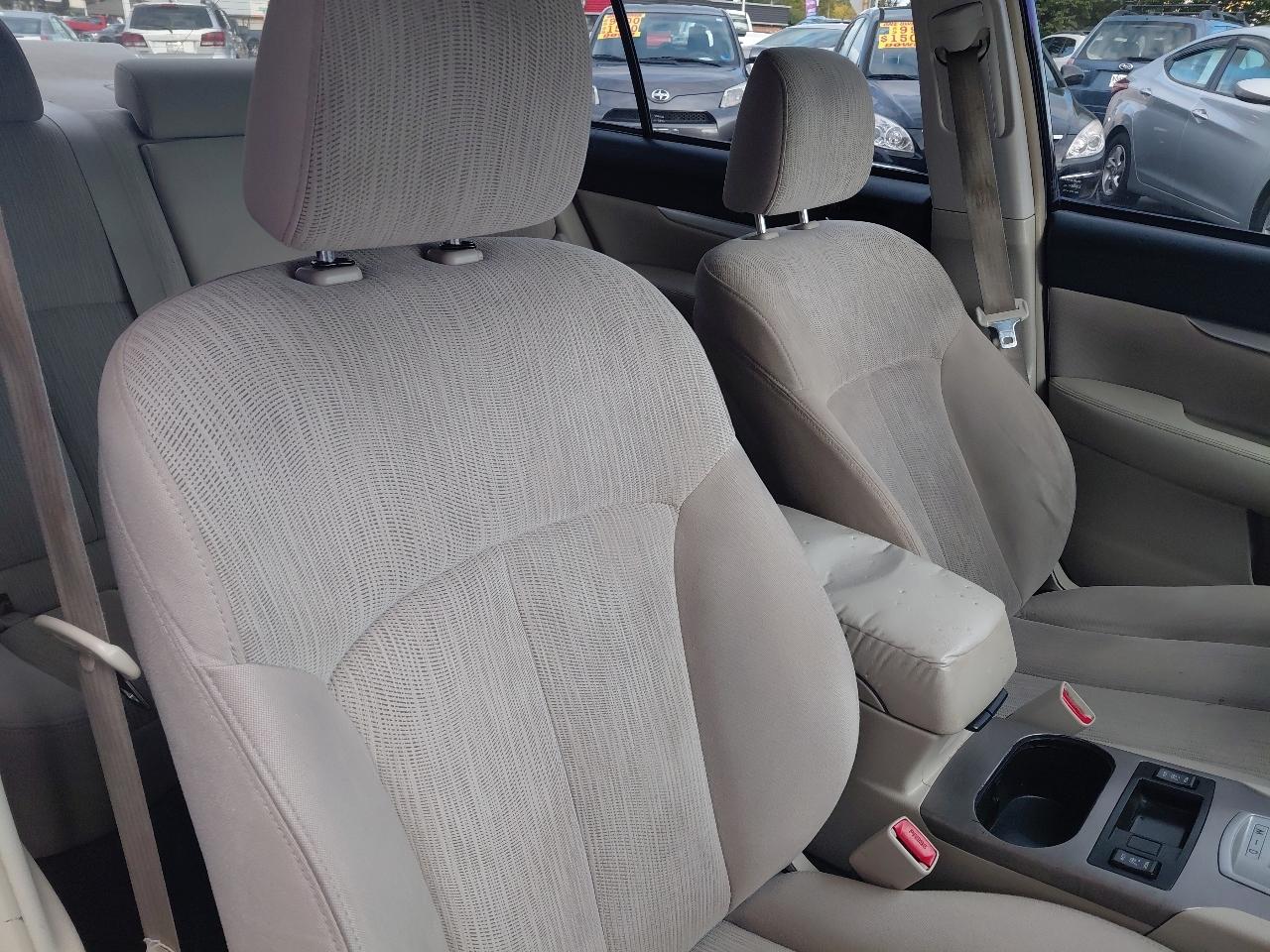 Subaru Legacy 4dr Sdn H4 Auto 2.5i Premium 2013