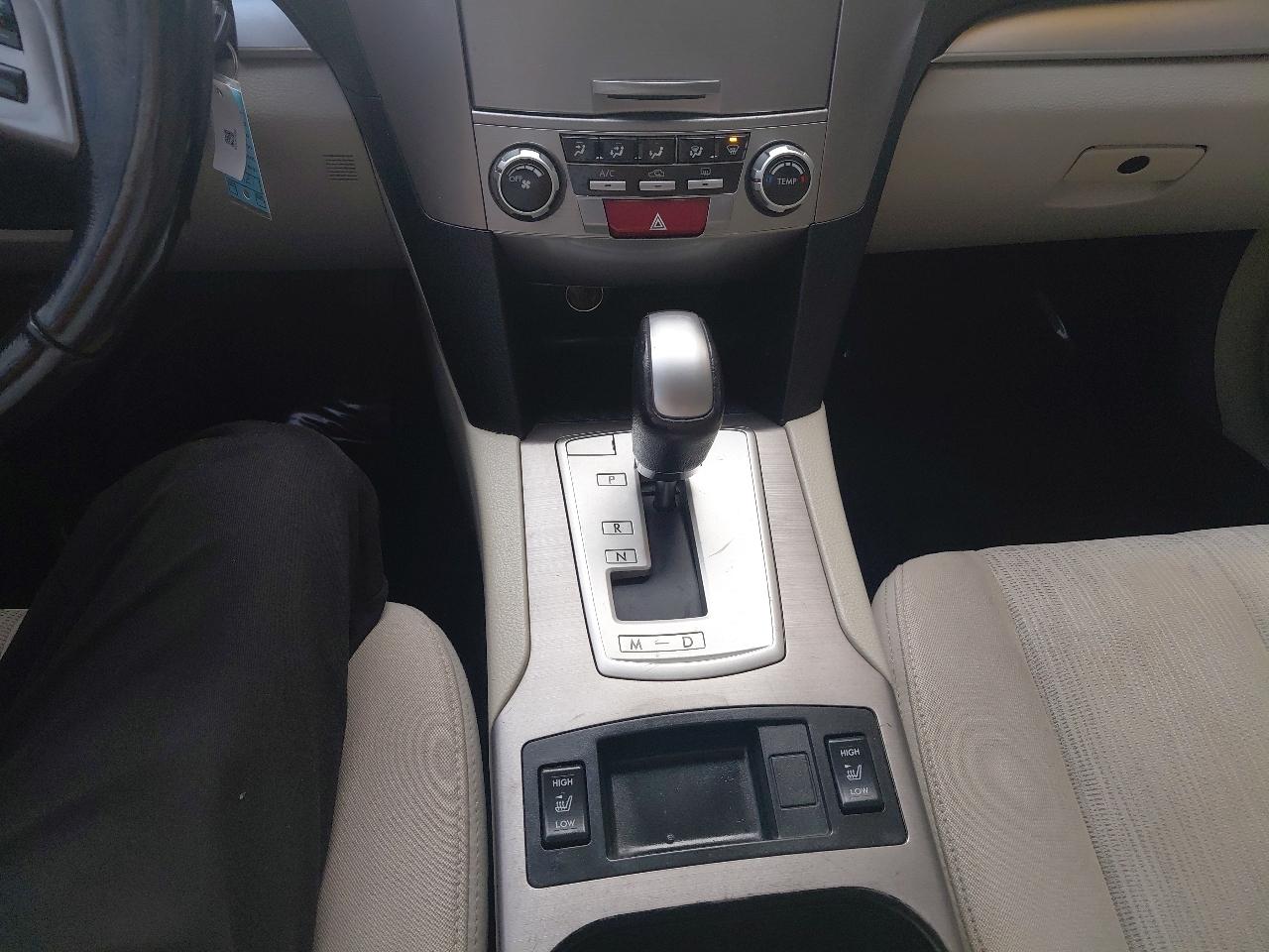 Subaru Legacy 4dr Sdn H4 Auto 2.5i Premium 2013