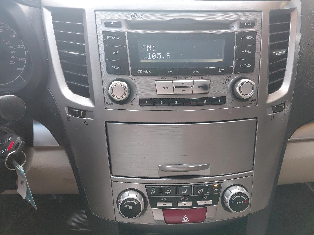 Subaru Legacy 4dr Sdn H4 Auto 2.5i Premium 2013