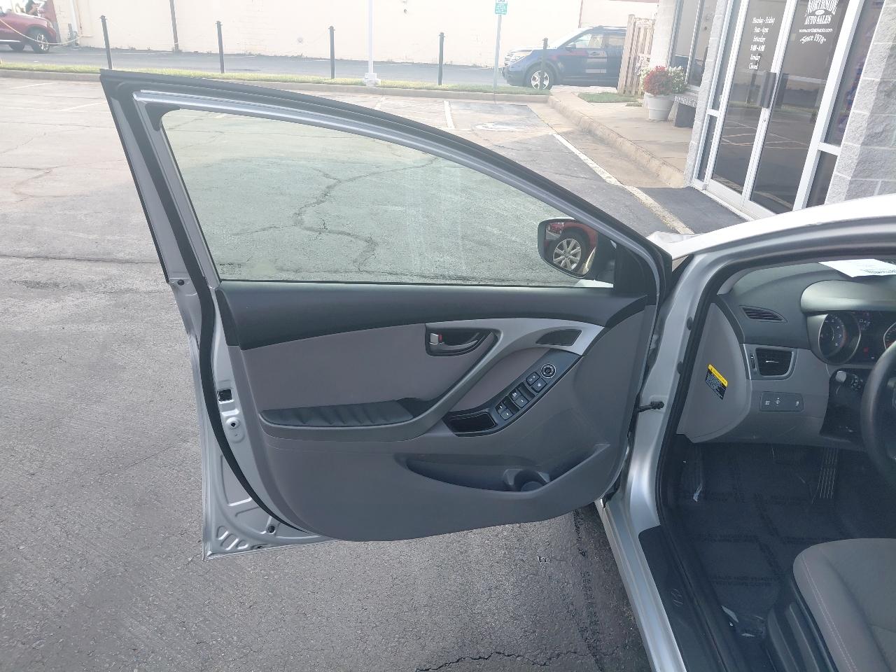 Hyundai Elantra 4dr Sdn Auto SE (Ulsan Plant) 2014