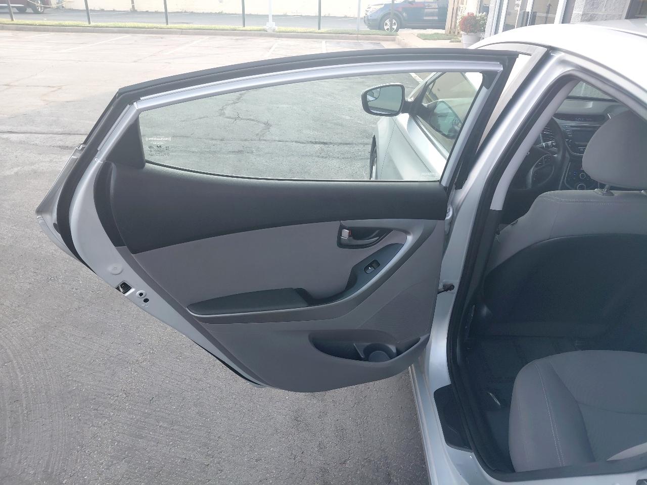 Hyundai Elantra 4dr Sdn Auto SE (Ulsan Plant) 2014